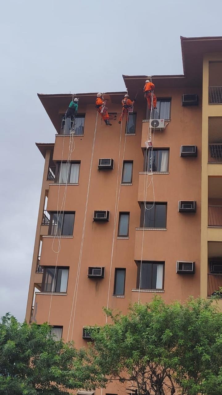 Pintura predial realizada pela Litoral Norte Construtora